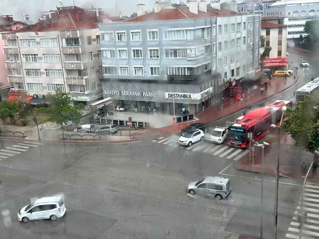 Konya'da sağanak yağış etkili oluyor! 8